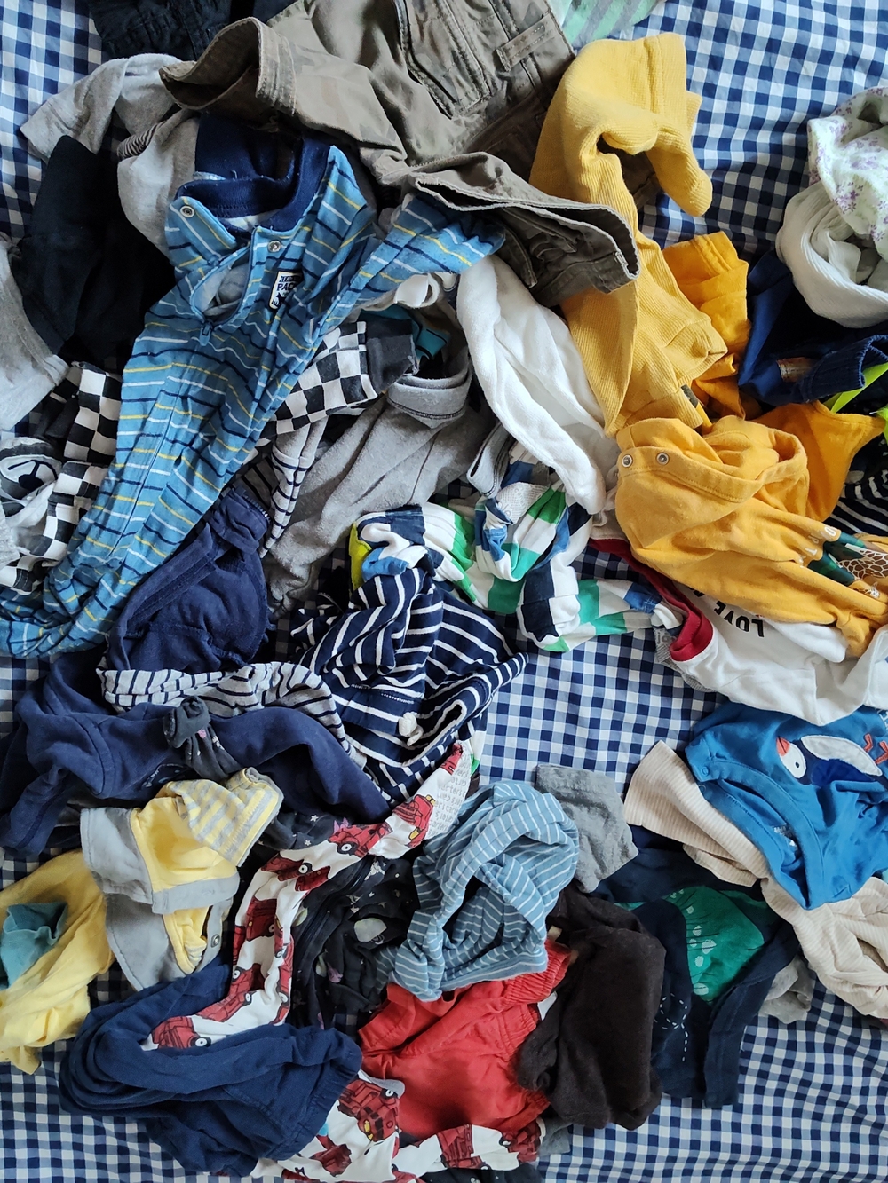81pcs 15lb box of 12-24m baby boy clothes clothing bundle set assortment